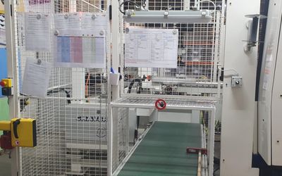 SUR DESIGNATION - EN UN SEUL LOT : 4 robots + enceintes, 2 s…