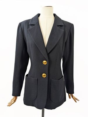 veste de femme sur un mannequin mannequin mannequin mannequin mannequin mannequin mannequin mannequin mannequin mann