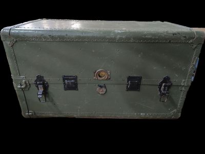 imposante malle cabine US ARMY , permet de ranger vêtements,…