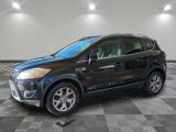 La Ford Escape 2016 est exposée dans un showroom