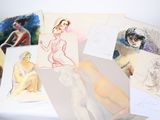 de nombreux dessins sur un plateau de table blanc