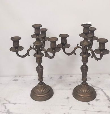 paire de candélabres anciens en laiton avec bougeoirs