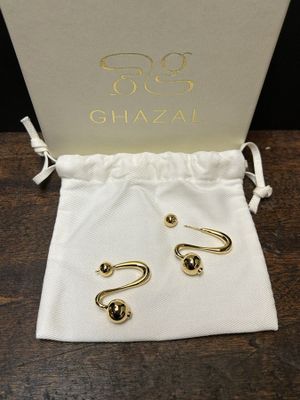 Lot de 20 paires de boucles d'oreille de marque GHAZAL - Col…