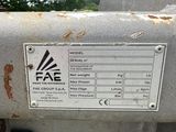 une image montrant un gros plan d'un panneau apposé sur une machine
