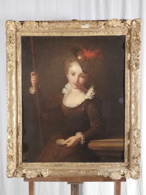tableau représentant une femme vêtue d'une robe marron ornée d'une plume rouge