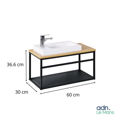 un gros plan d'un lavabo de salle de bains avec une étagère en dessous