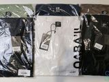 trois paires de sous-vêtements pour hommes sont emballées dans du plastique