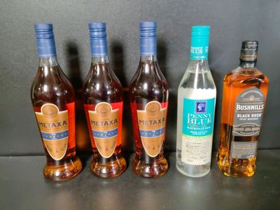 Lot de 5 bouteilles de spiritueux : 3 liqueurs Metaxa seven … - Photo 1