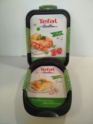une boîte de lasagnes Tefat posée sur une table
