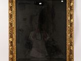 le reflet d'une personne en train de se prendre en photo dans un miroir