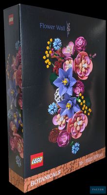 une boîte sur laquelle est représenté un bouquet de fleurs