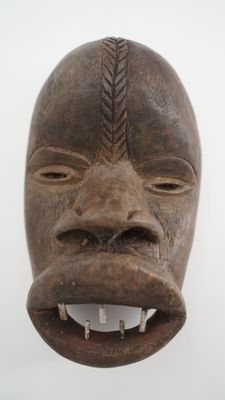 GUINEE FORESTIERE : Masque KISSI , Bois sculpté , bouche ouv…