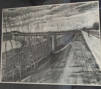 dessin au crayon représentant un pont ferroviaire enjambant une route recouverte de neige