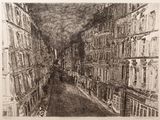 dessin représentant une rue étroite dans une ville bordée de grands immeubles
