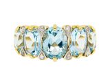 une bague sertie de trois pierres d'aigue-marine et de diamants