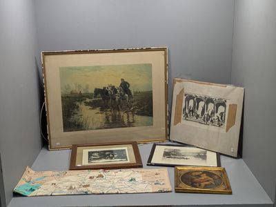 une table avec beaucoup de photos et d'images dessus