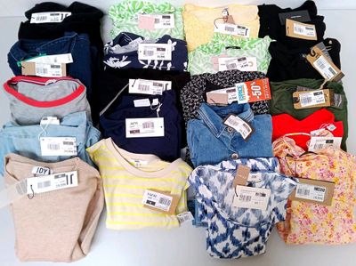 Lot de 20 vêtements pour femmes de diverses tailles et marqu…