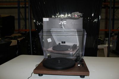 DH82//Platine vinyle Jvc AL-F64T.