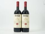 deux bouteilles de vin posées sur une table