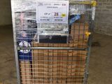 un chariot sur lequel sont posés de nombreux cartons