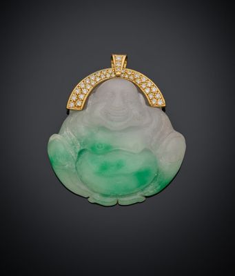 un pendentif représentant un Bouddha en jade et diamants