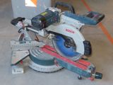 a picture of a circular saw with a circular blade