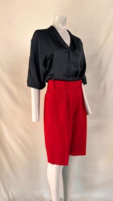 red shorts and black shirt on mannequin mannequin mannequin mannequin mannequin mannequin mannequin mannequin manne