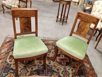 Suite de 3 chaises en acajou et placage d'acajou. (photo 2)