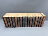un coffret de douze livres de la Bible