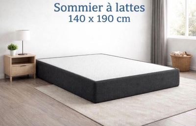 une photo d'un matelas dans une chambre avec une fenêtre