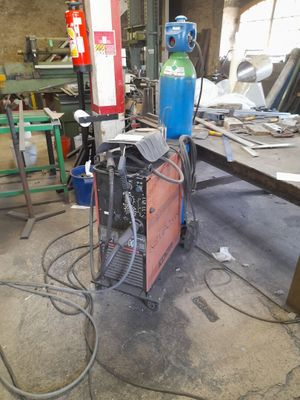 a machine that is sitting in the middle of a room