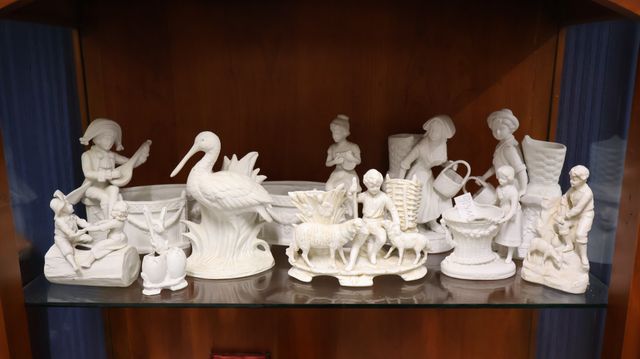 Lot de biscuits : sujets animaliers, personnages et groupes (écla...