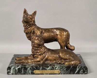 CHIPARUS, d'après. Chiens policiers.