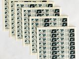 une série de six timbres représentant un homme et une femme