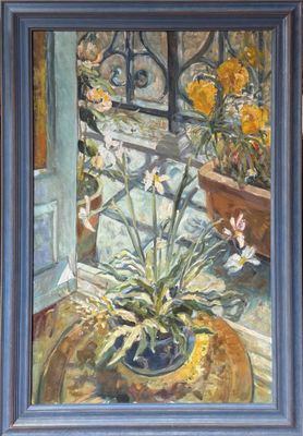 une peinture représentant une plante en pot posée sur une table devant une fenêtre