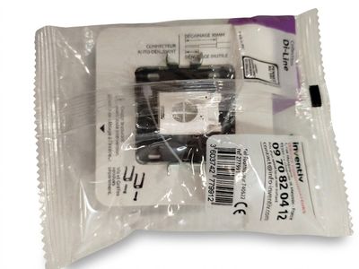 un petit paquet de composants électroniques dans un sachet en plastique
