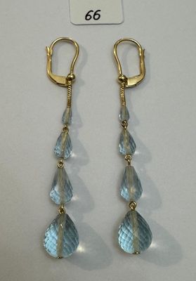 Paire de pendants d'oreilles en or jaune, rehaussés de 8 Aig…