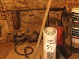 une photo d'une pièce dans laquelle se trouve un ventilateur