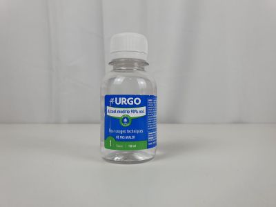 une bouteille d'eau Lurgoo posée sur une table