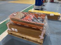 Lot de 2 civière panier de sauvetage orange de marque Ferno,… (photo 2)