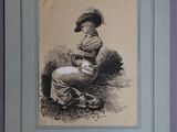 une vieille photo d'une femme assise sur une chaise, coiffée d'un chapeau