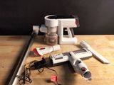 une photo d'une table sur laquelle sont posés des outils