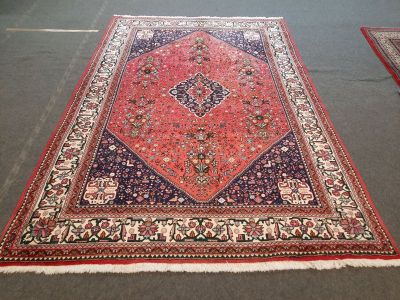 SHIRVAN : Petit tapis en laine noué mains à décor de médaillons