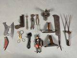 de nombreux types d'outils exposés sur le mur
