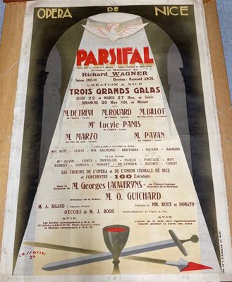 une vieille affiche représentant une épée et une autre épée sur un tapis bleu