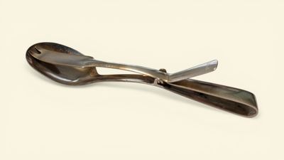 GULDEN, Orfèvrerie d'Alsace Pince à servir dite "Pélican" en…