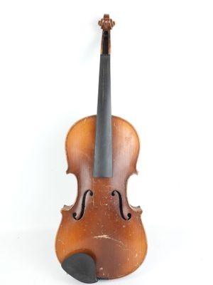 gros plan d'un violon sur fond blanc