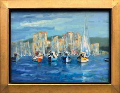 peinture de bateaux dans un port avec des bâtiments en arrière-plan