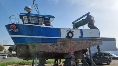 Chalutier polyvalent "BLUE" en acier. Domaine : Pêche. Longu…
