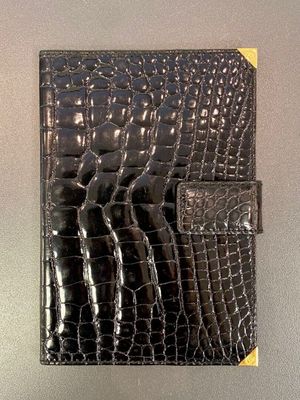 GUCCI Couverture de carnet ou répertoire en crocodile noir e…